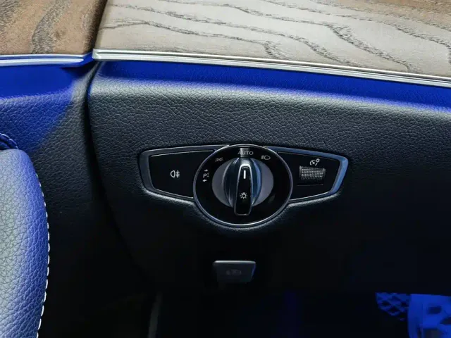 Mercedes-Benz E-Class — Фото автомобиля 21
