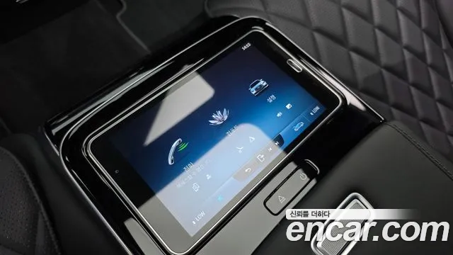 Mercedes-Benz S-Class — Фото автомобиля 24