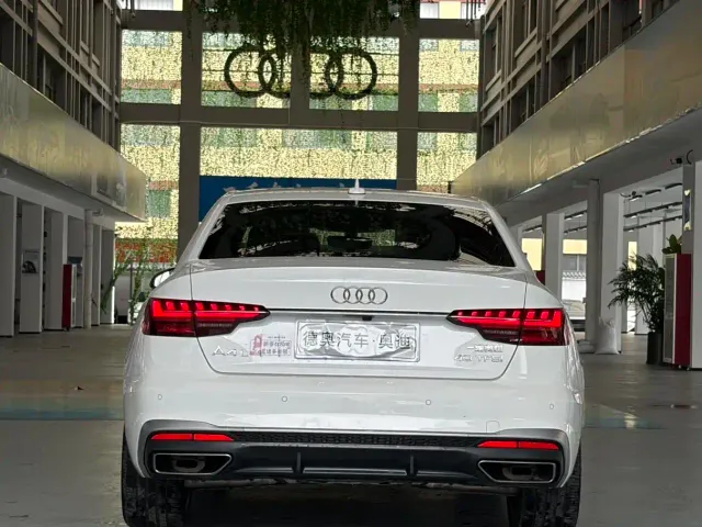 Audi A4L — Фото автомобиля 4