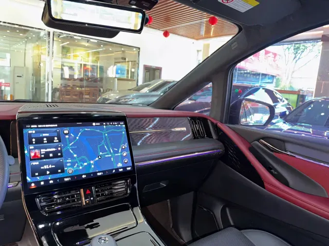 GAC Trumpchi M8 — Фото автомобиля 10