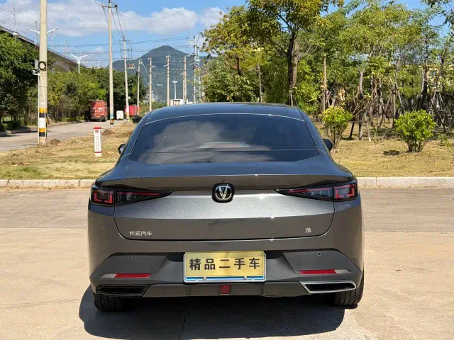 Changan Eado — Фото автомобиля 8