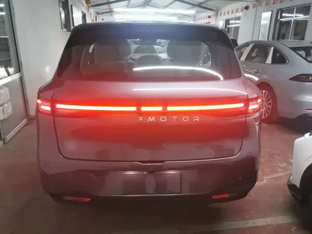 Leapmotor B10 — Фото автомобиля 5