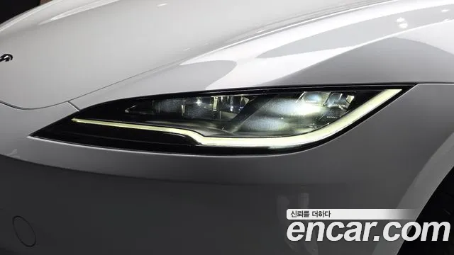Tesla Model 3 — Фото автомобиля 7
