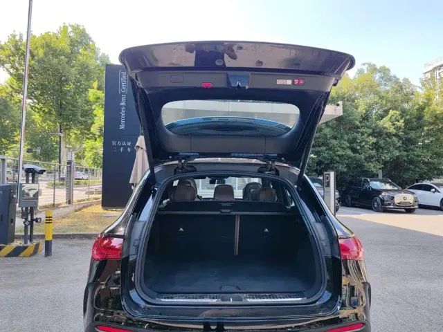 Mercedes-Benz EQE SUV — Фото автомобиля 13