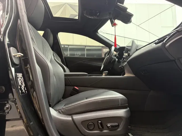Lexus RX — Фото автомобиля 4
