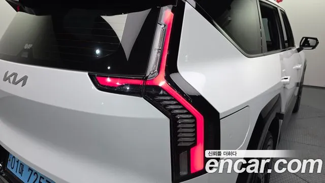 Kia EV9 — Фото автомобиля 8