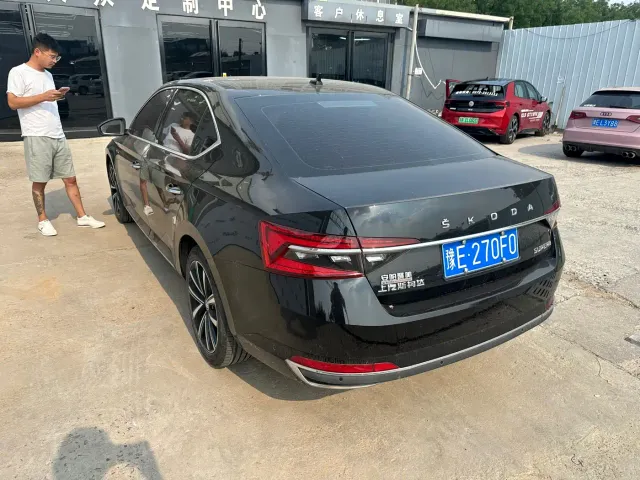 Skoda Superb — Фото автомобиля 10