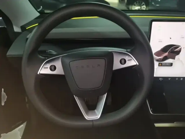 Tesla Model Y — Фото автомобиля 10