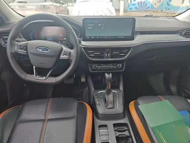 Ford Focus — Фото автомобиля 12