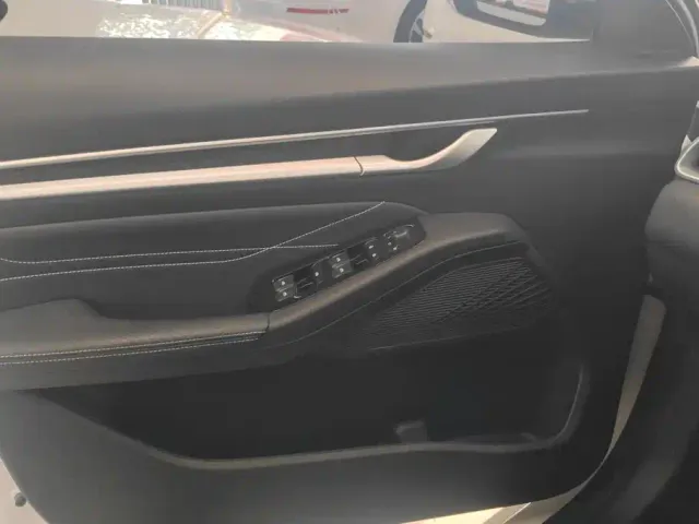 Geely Emgrand — Фото автомобиля 7