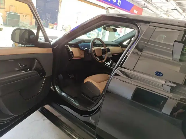 Land Rover Range Rover Sport — Фото автомобиля 5