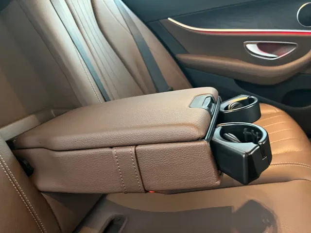 Mercedes-Benz E-Class — Фото автомобиля 18
