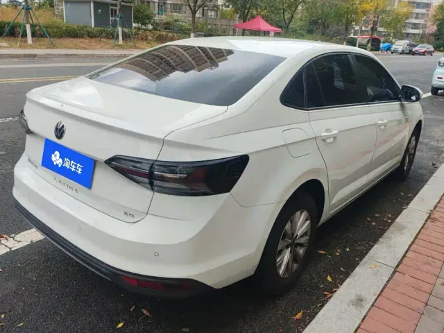 Volkswagen Lavida — Фото автомобиля 3