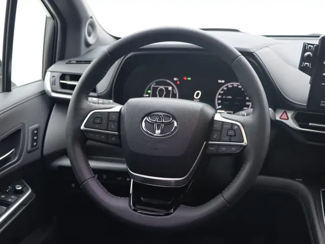 Toyota Sienna — Фото автомобиля 19