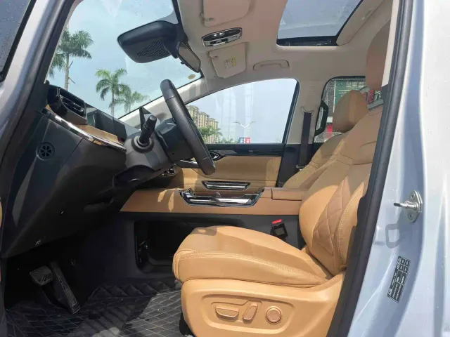 GAC Trumpchi E8 — Фото автомобиля 15