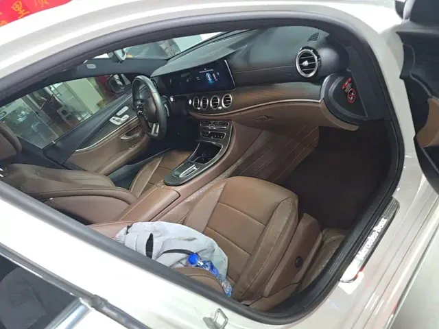 Mercedes-Benz E-Class — Фото автомобиля 6