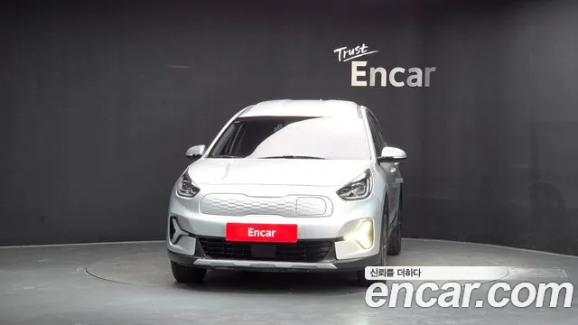 Kia Niro — Фото автомобиля 3