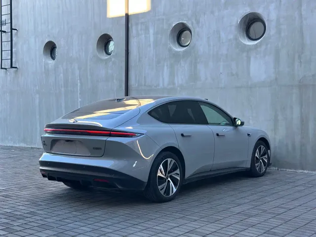 Nio ET5 — Фото автомобиля 4