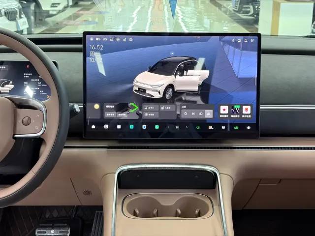 Leapmotor C11 — Фото автомобиля 12