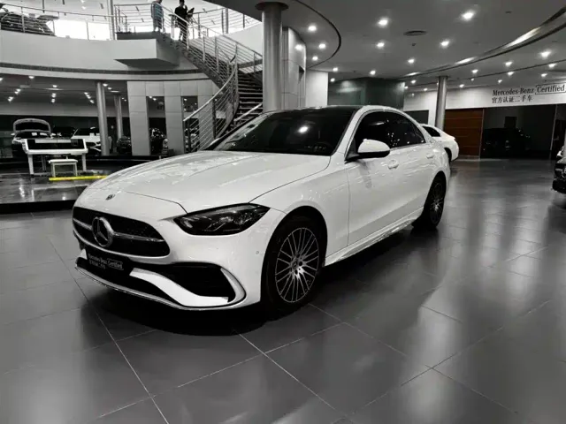 Фотография автомобиля — Mercedes-Benz C-Class