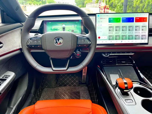 Changan Changan UNI-V 2025 2.0T Sport Version — Фото автомобиля 12