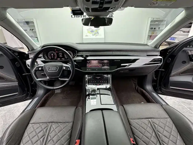 Audi A8 — Фото автомобиля 11