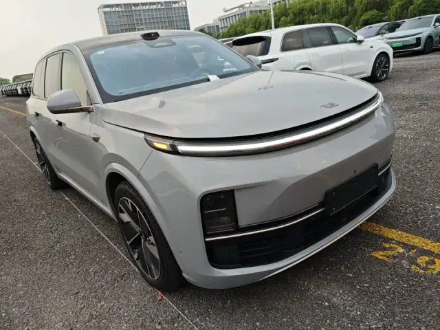 Li Auto L9 — Фото автомобиля 6