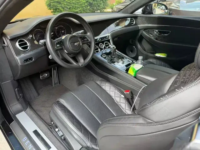 Bentley Continental — Фото автомобиля 10