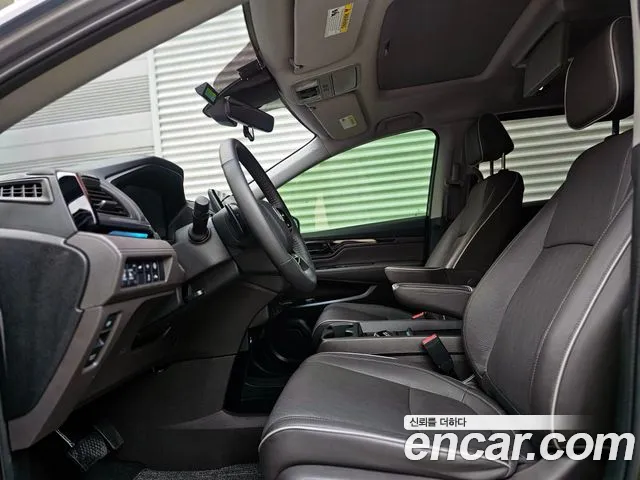Honda Odyssey — Фото автомобиля 12