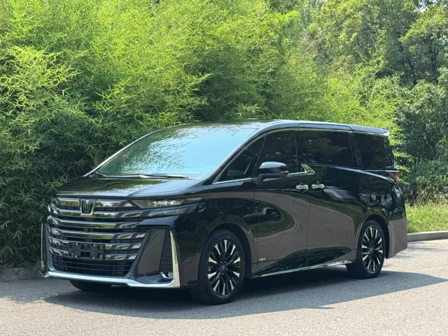 Фотография автомобиля — Toyota Vellfire