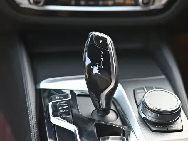 BMW 5 Series — Фото автомобиля 12
