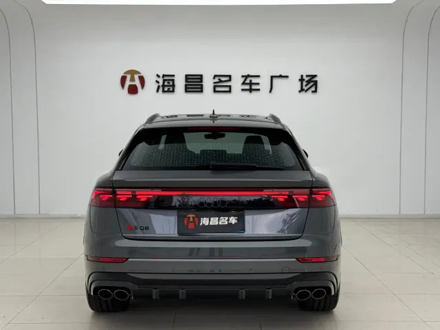 Audi SQ8 — Фото автомобиля 5