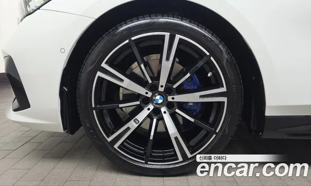 BMW 5 Series G60 — Фото автомобиля 5