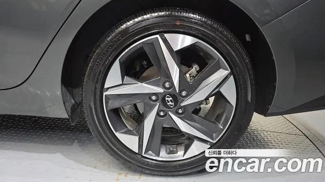 Hyundai Avante CN7 — Фото автомобиля 21