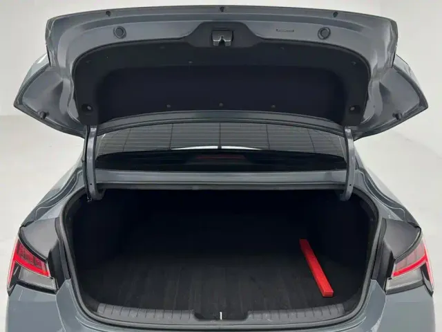 Hyundai Elantra — Фото автомобиля 10