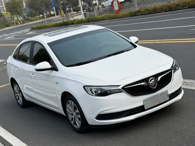 Buick Excelle — Фото автомобиля 3