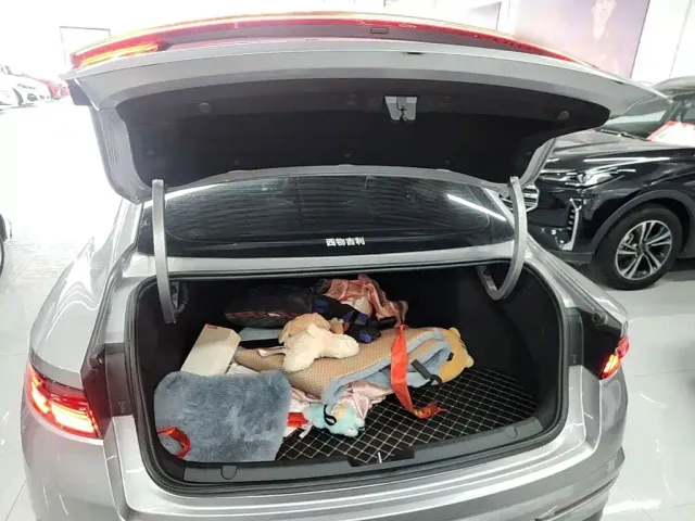 Geely Xingrui — Фото автомобиля 18