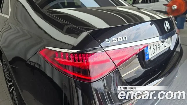 Mercedes-Benz S-Class — Фото автомобиля 18