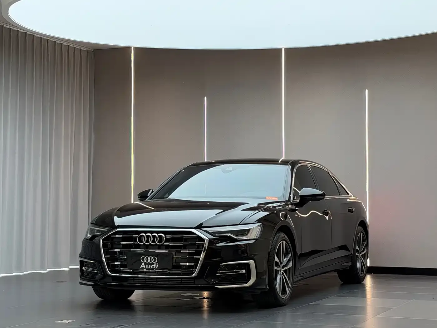 Фотография автомобиля — Audi A6L