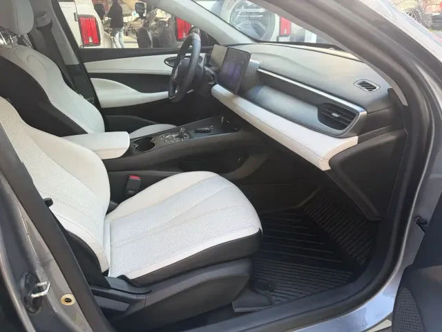 BYD Seal 05 DM-i — Фото автомобиля 6
