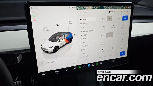 Tesla Model Y — Фото автомобиля 13