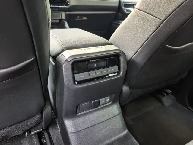Toyota Prado — Фото автомобиля 10