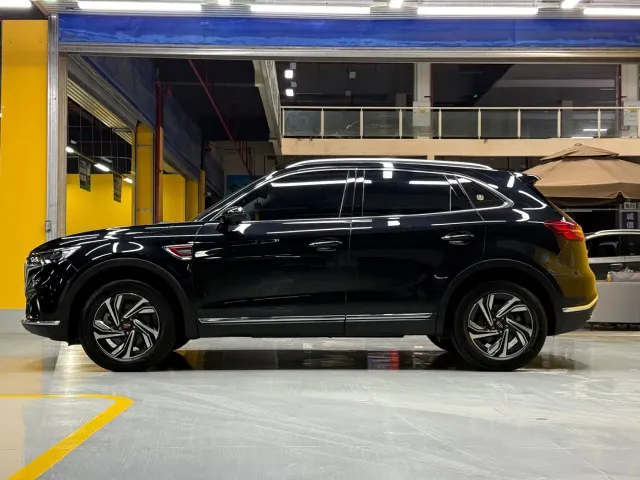 Hongqi HS5 — Фото автомобиля 8