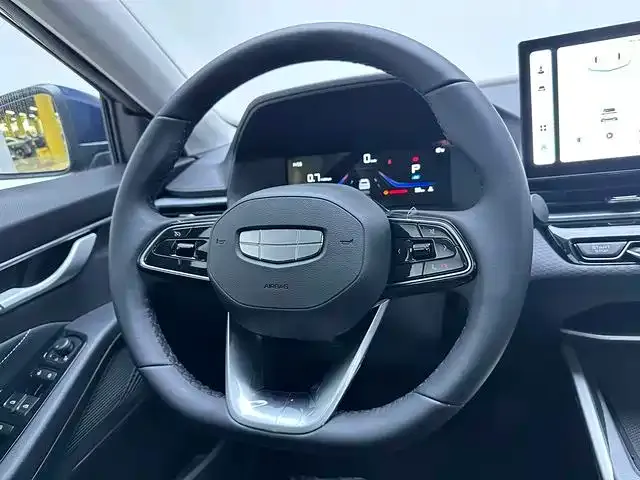 Geely Emgrand — Фото автомобиля 12