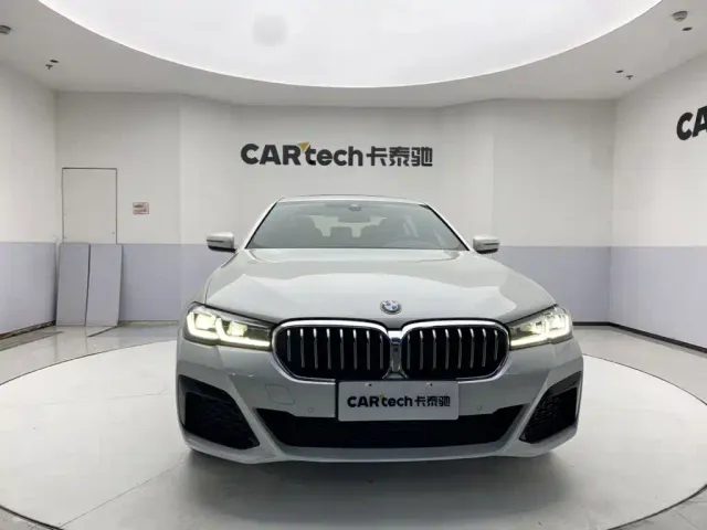BMW 5 Series — Фото автомобиля 3