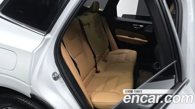 Вольво XC60 — Фото автомобиля 11