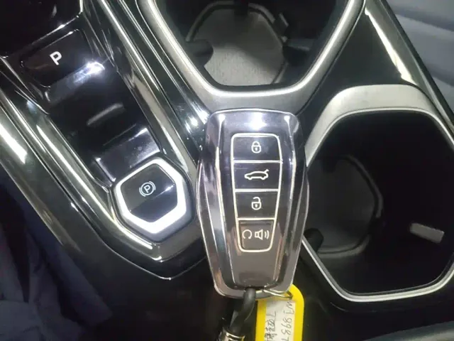 Geely Boyue L — Фото автомобиля 8