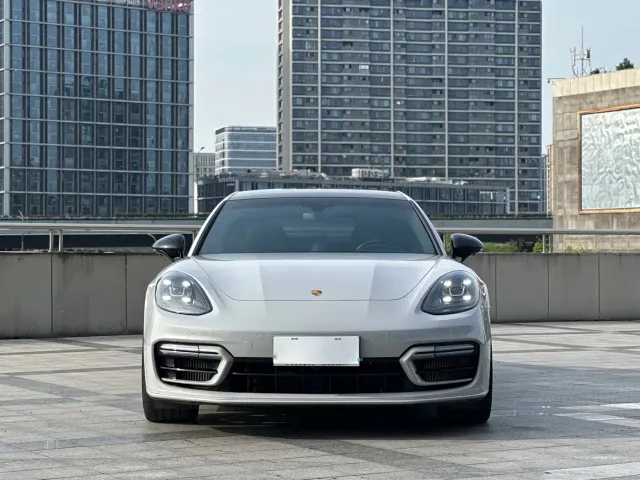 Porsche Panamera — Фото автомобиля 2