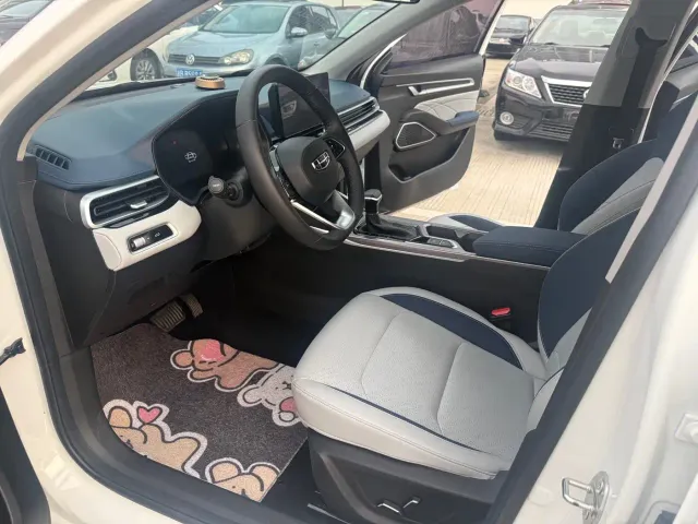 Geely Emgrand — Фото автомобиля 6