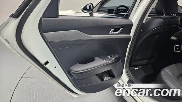 Kia K5 Новый K5 3 поколение 2.0 LPi(Для проката) — Фото автомобиля 25